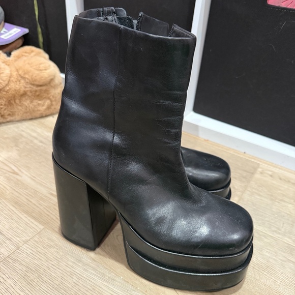 Steve Madden Cobra Platform Booties - size 10 Black Leather - Picture 1 of 4